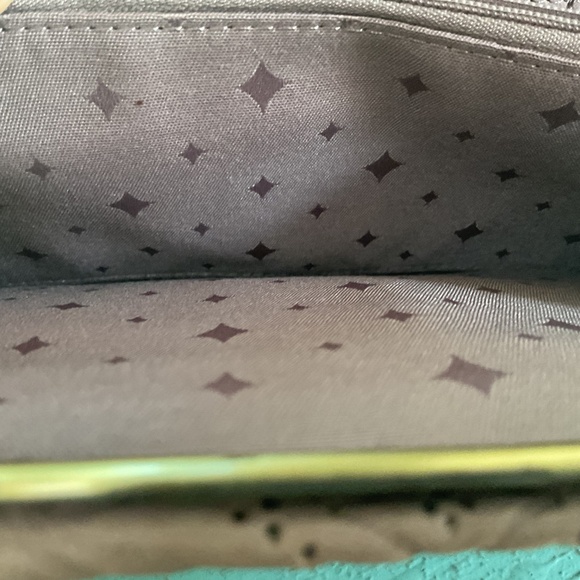 FOSSIL MUTED LAVENDER STAMPED LEATHER CLUTCH “EUC” - Picture 8 of 16